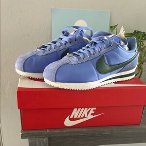 Nike Blue and Green Sneakers Classic Design